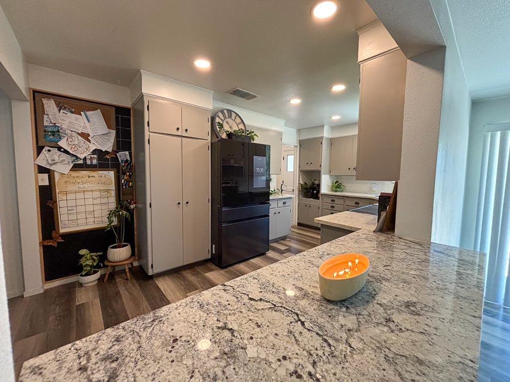 1237 De Cesari Ave, Madera, CA 93637