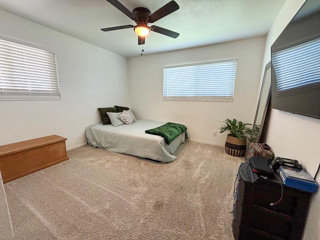 1237 De Cesari Ave, Madera, CA 93637