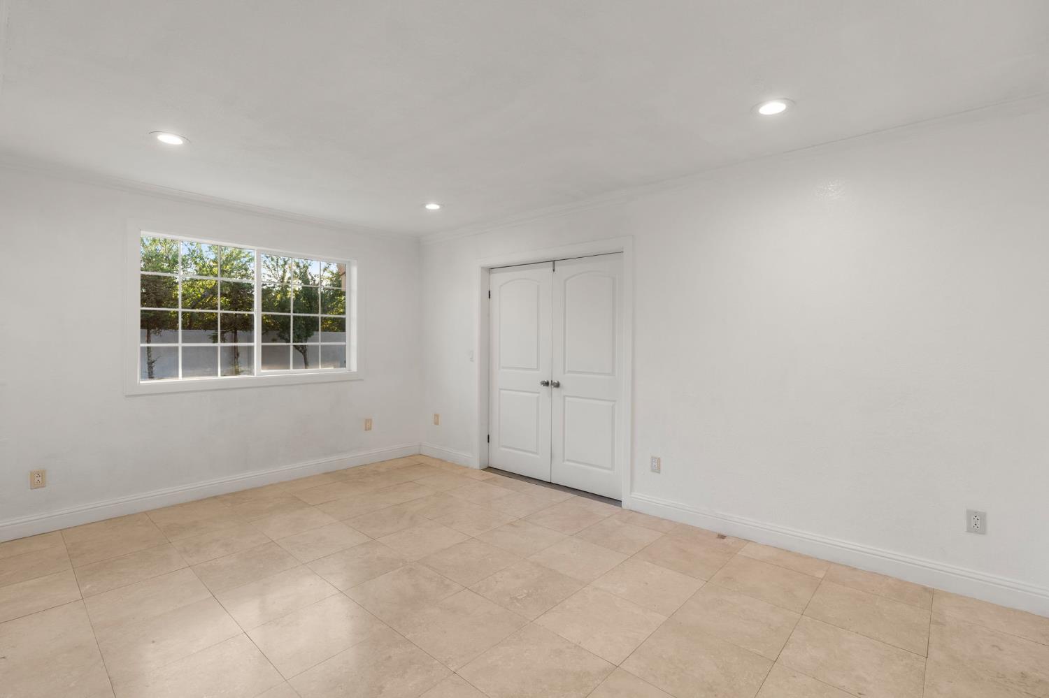 14125 Ward Ave, Patterson, CA 95363