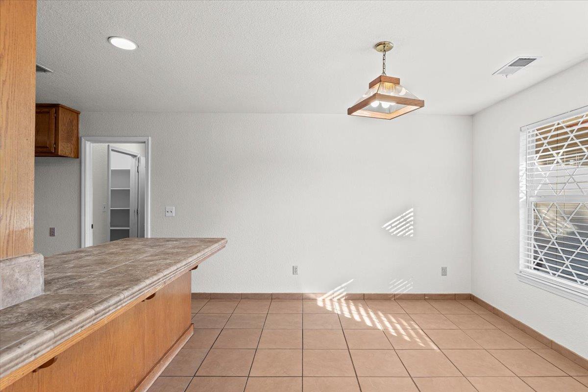 277 Garden Circle Dr, Manteca, CA 95336