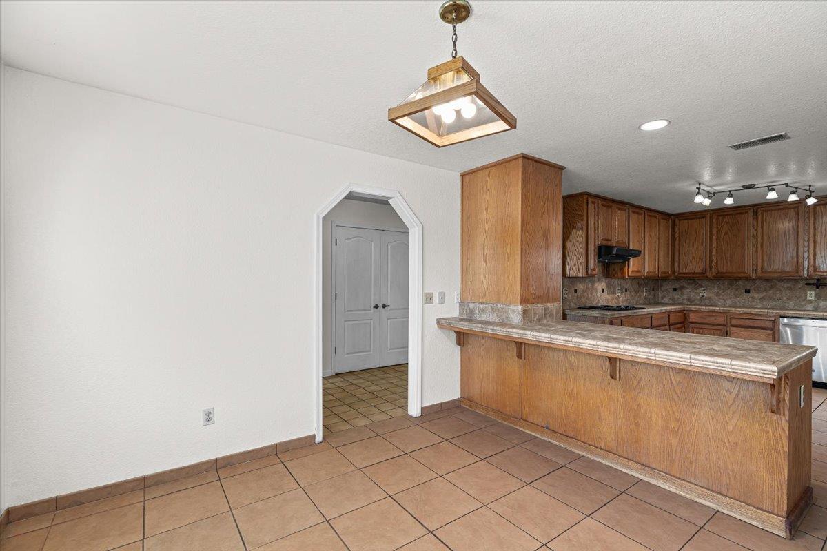 277 Garden Circle Dr, Manteca, CA 95336