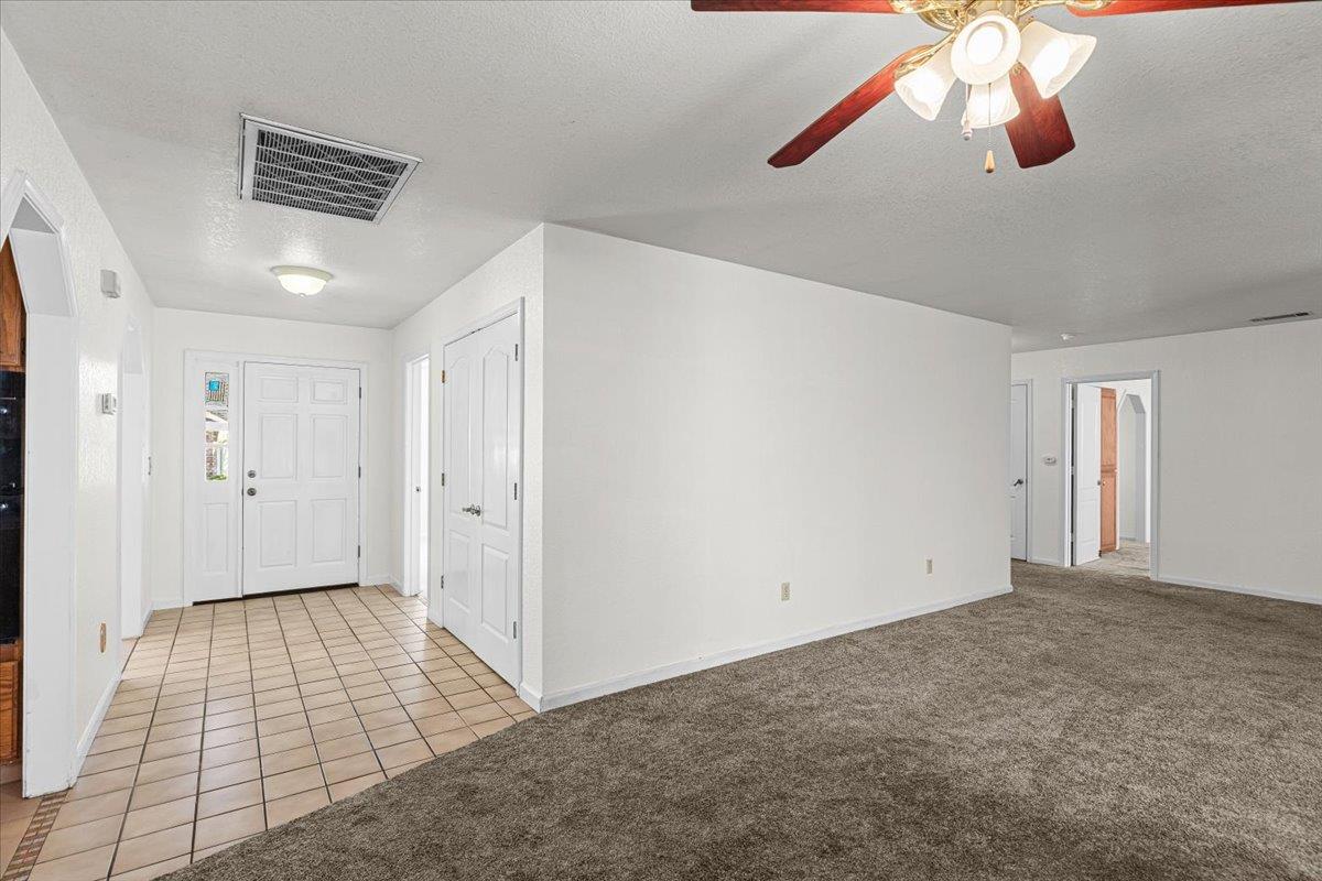 277 Garden Circle Dr, Manteca, CA 95336