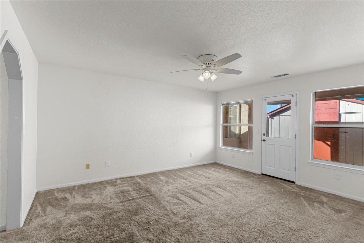 277 Garden Circle Dr, Manteca, CA 95336