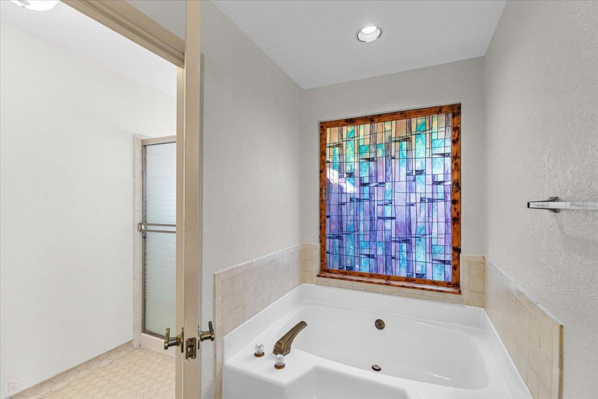 277 Garden Circle Dr, Manteca, CA 95336