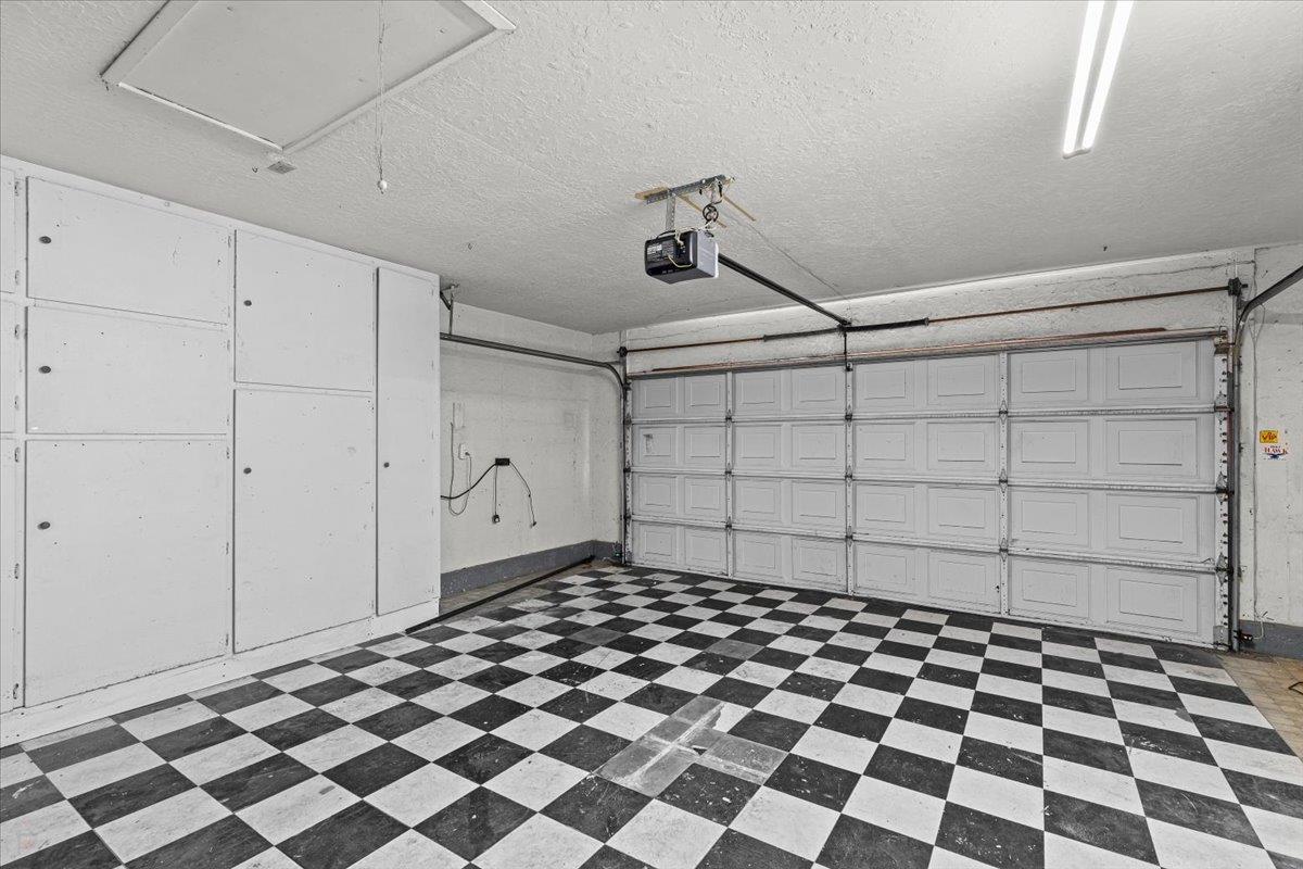 277 Garden Circle Dr, Manteca, CA 95336