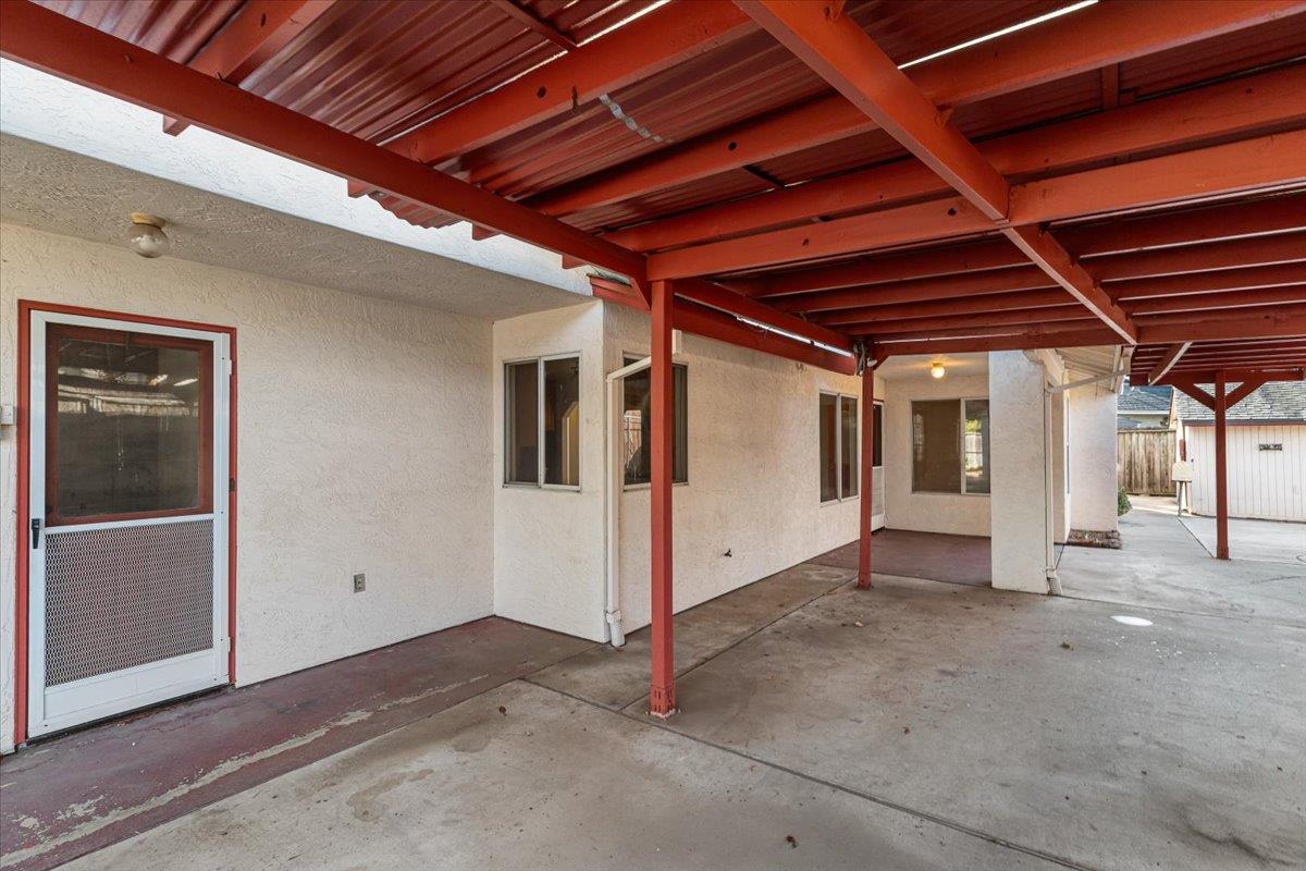 277 Garden Circle Dr, Manteca, CA 95336