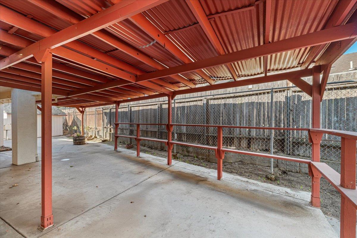 277 Garden Circle Dr, Manteca, CA 95336