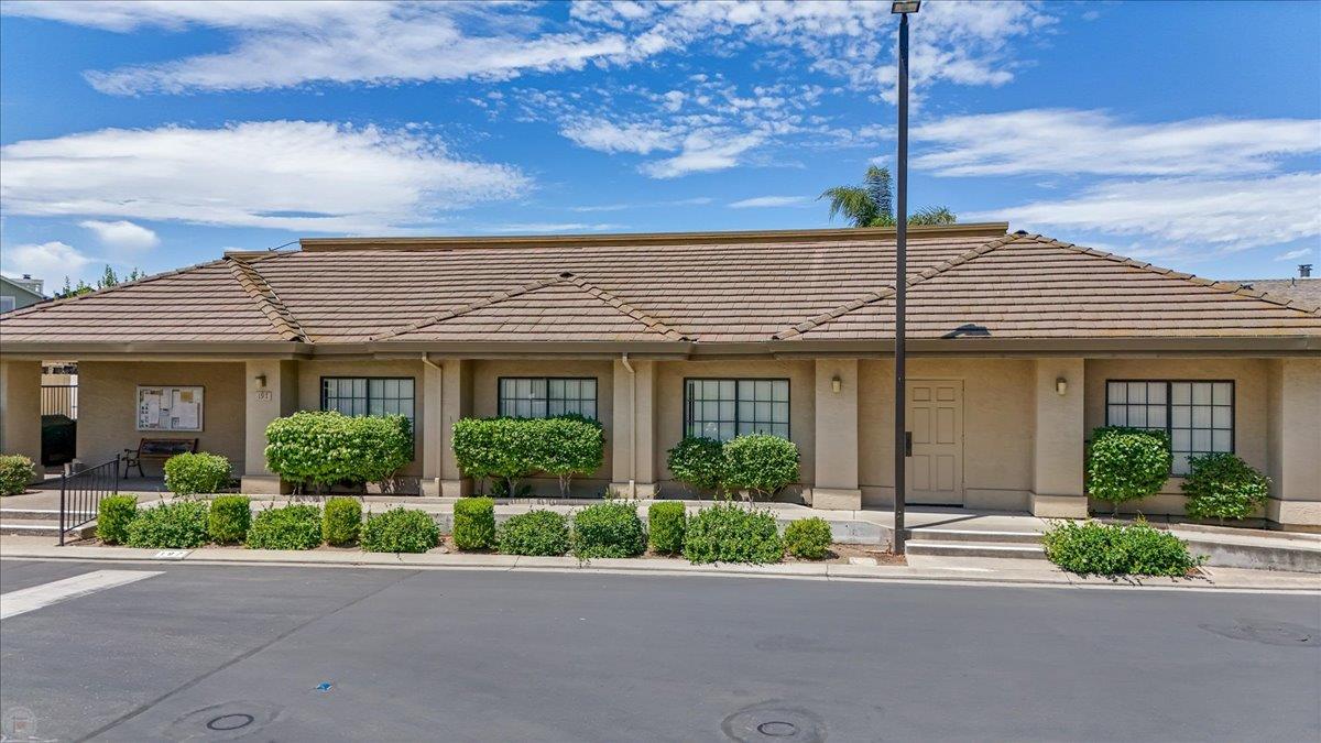 277 Garden Circle Dr, Manteca, CA 95336