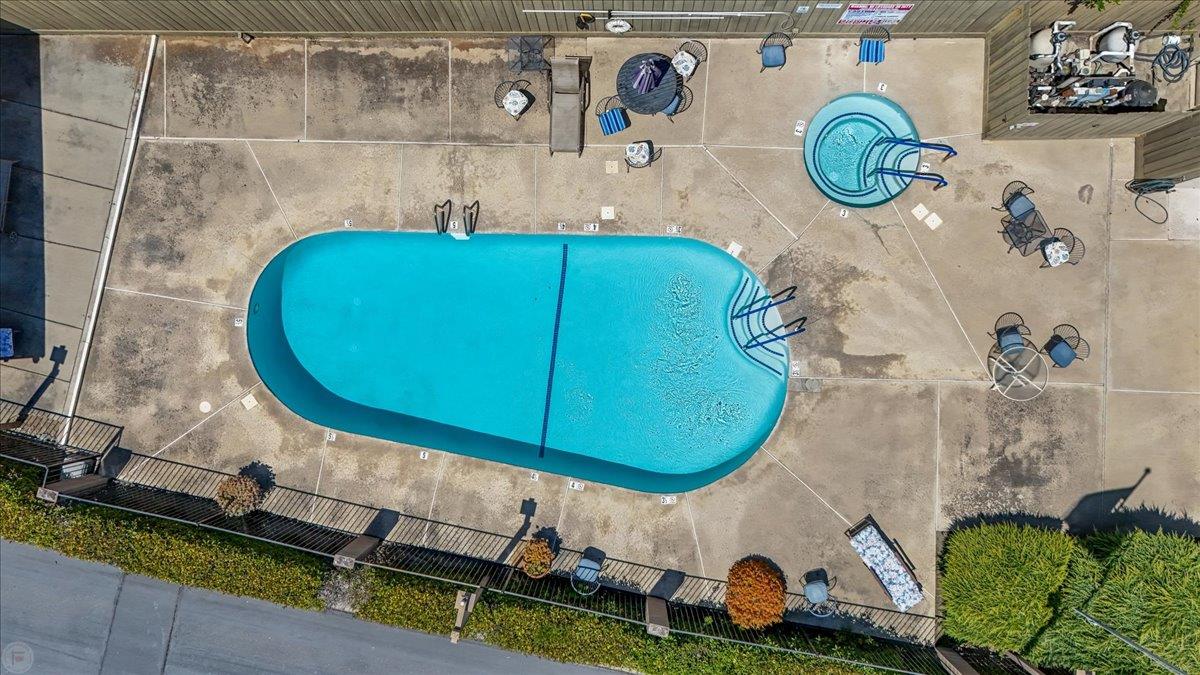 277 Garden Circle Dr, Manteca, CA 95336