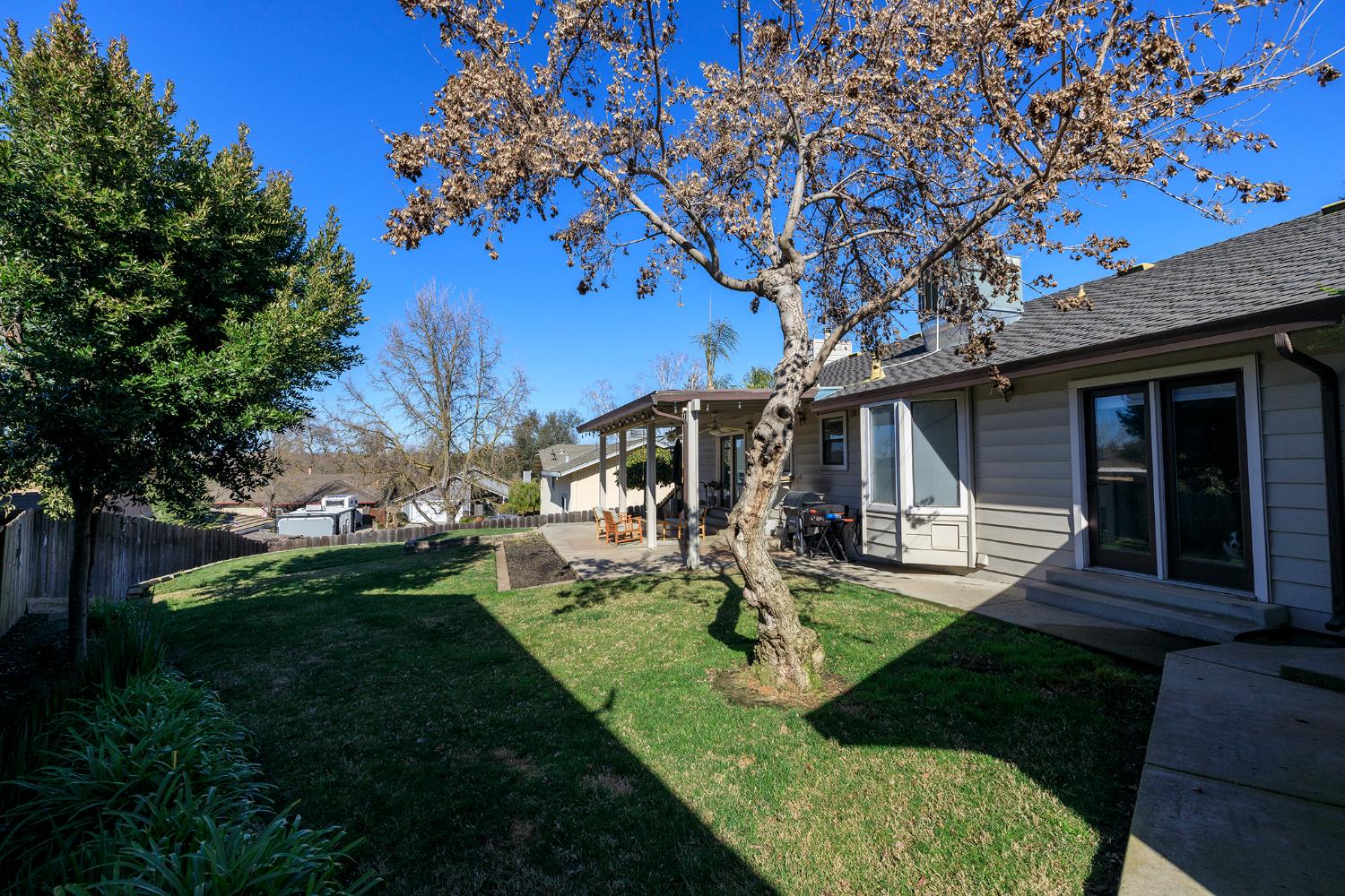 884 Hillswood Ct, Oakdale, CA 95361