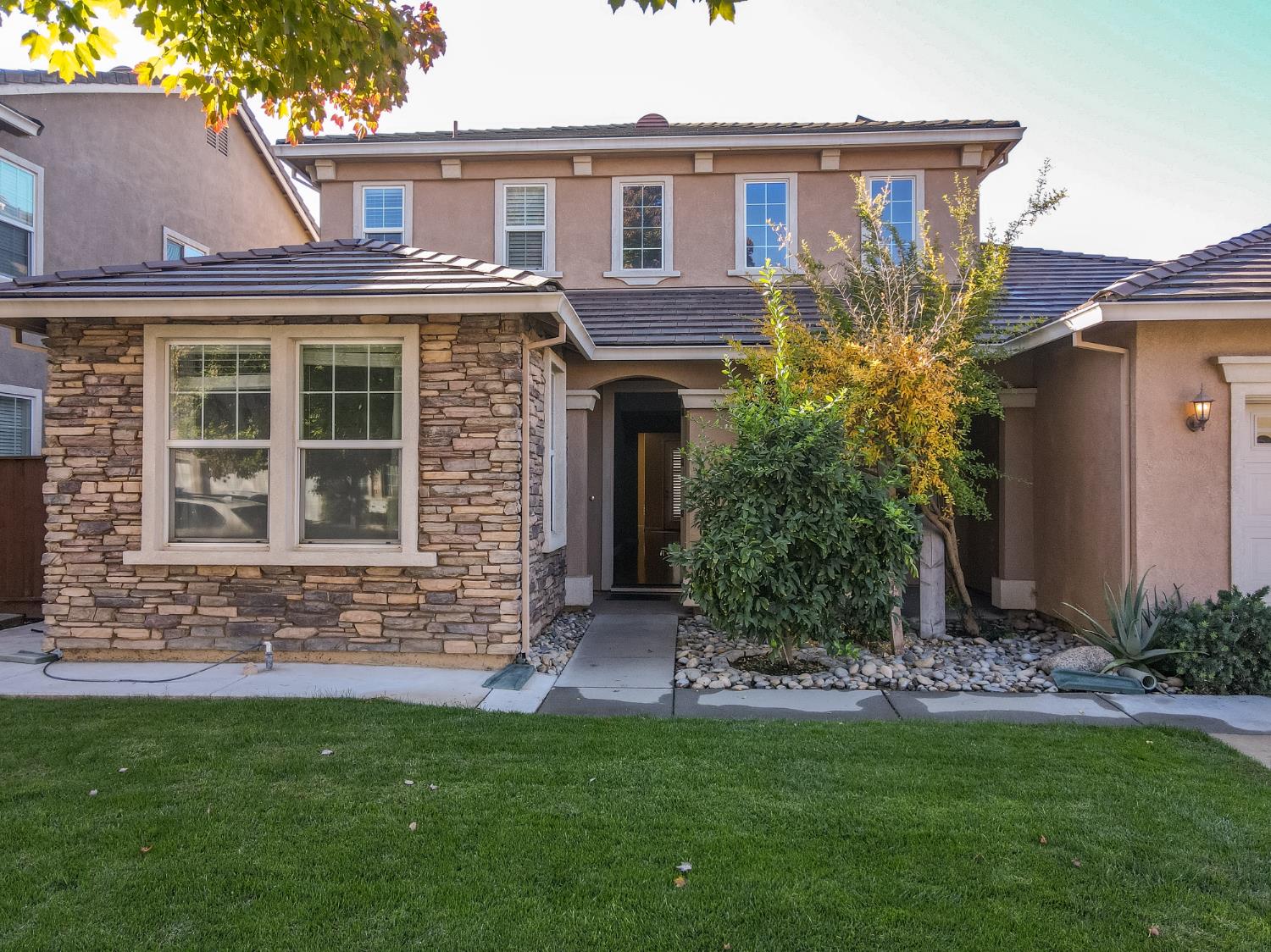 1920 Trail Way, Turlock, CA 95382