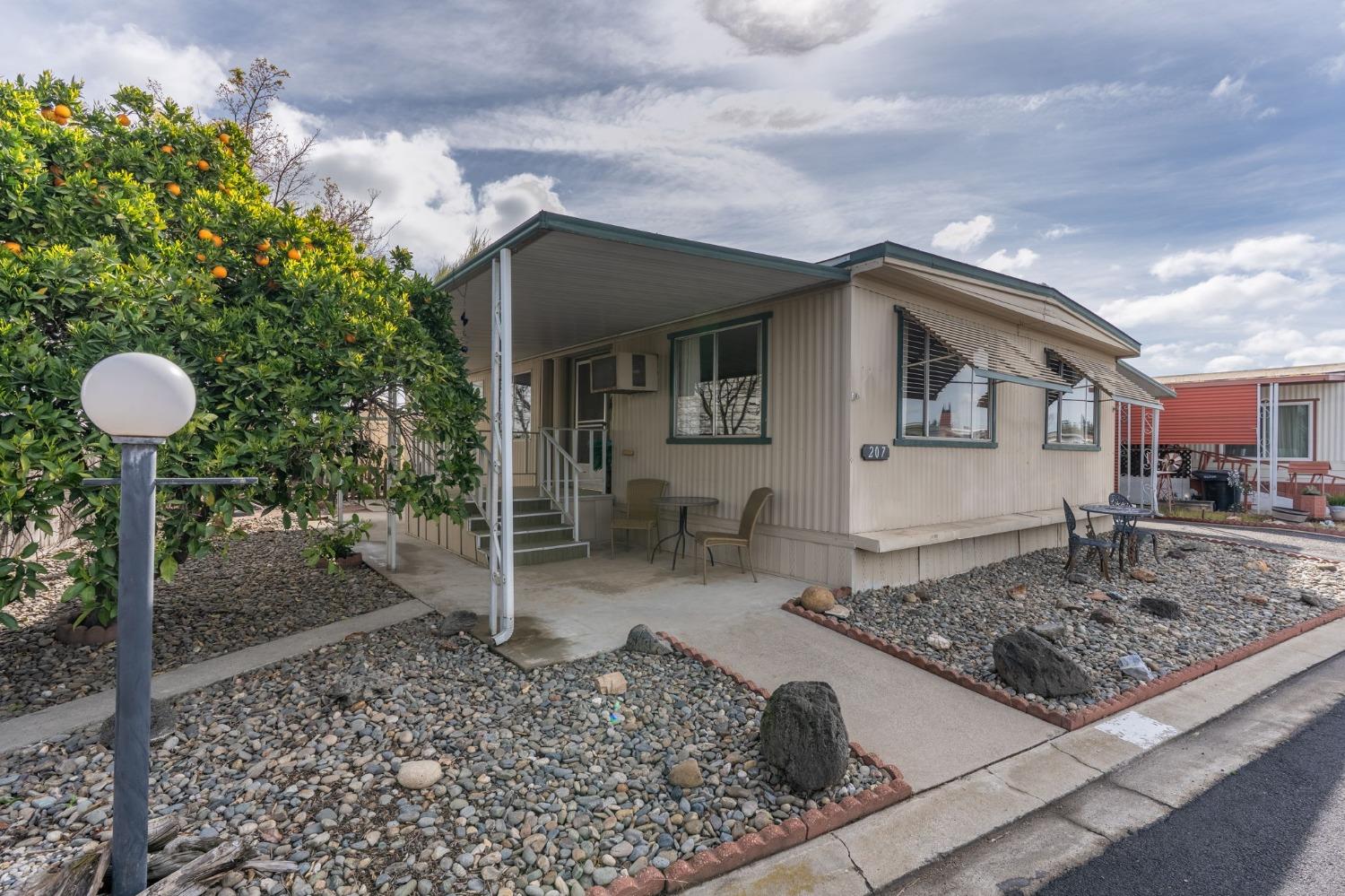 2505 Jackson Ave #207, Escalon, CA 95320