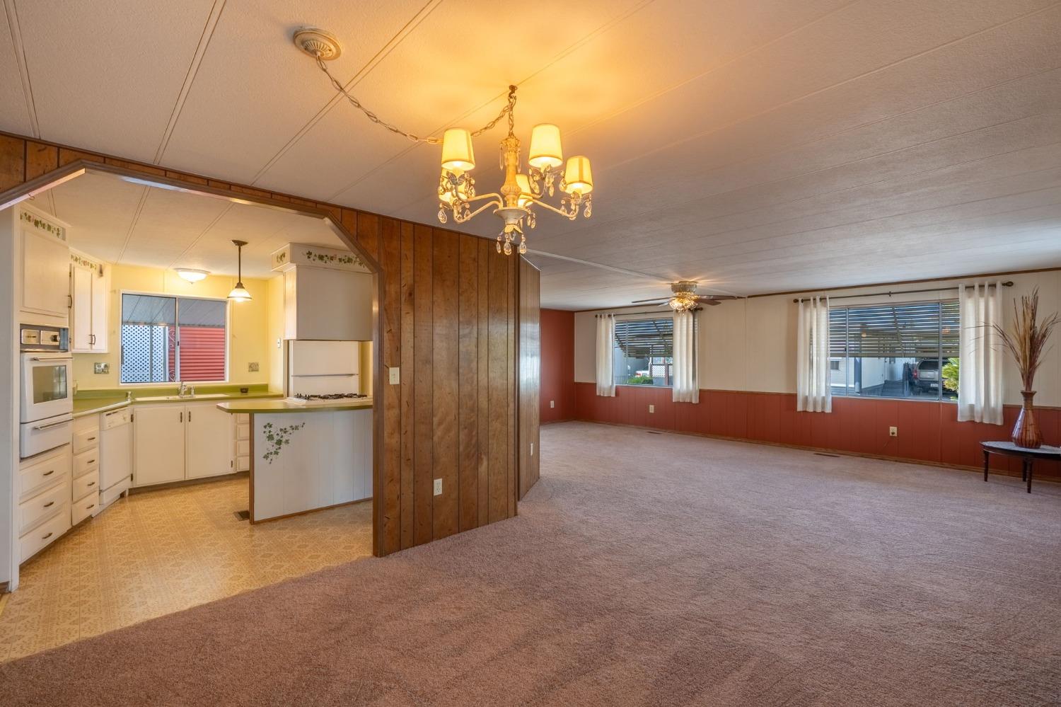 2505 Jackson Ave #207, Escalon, CA 95320