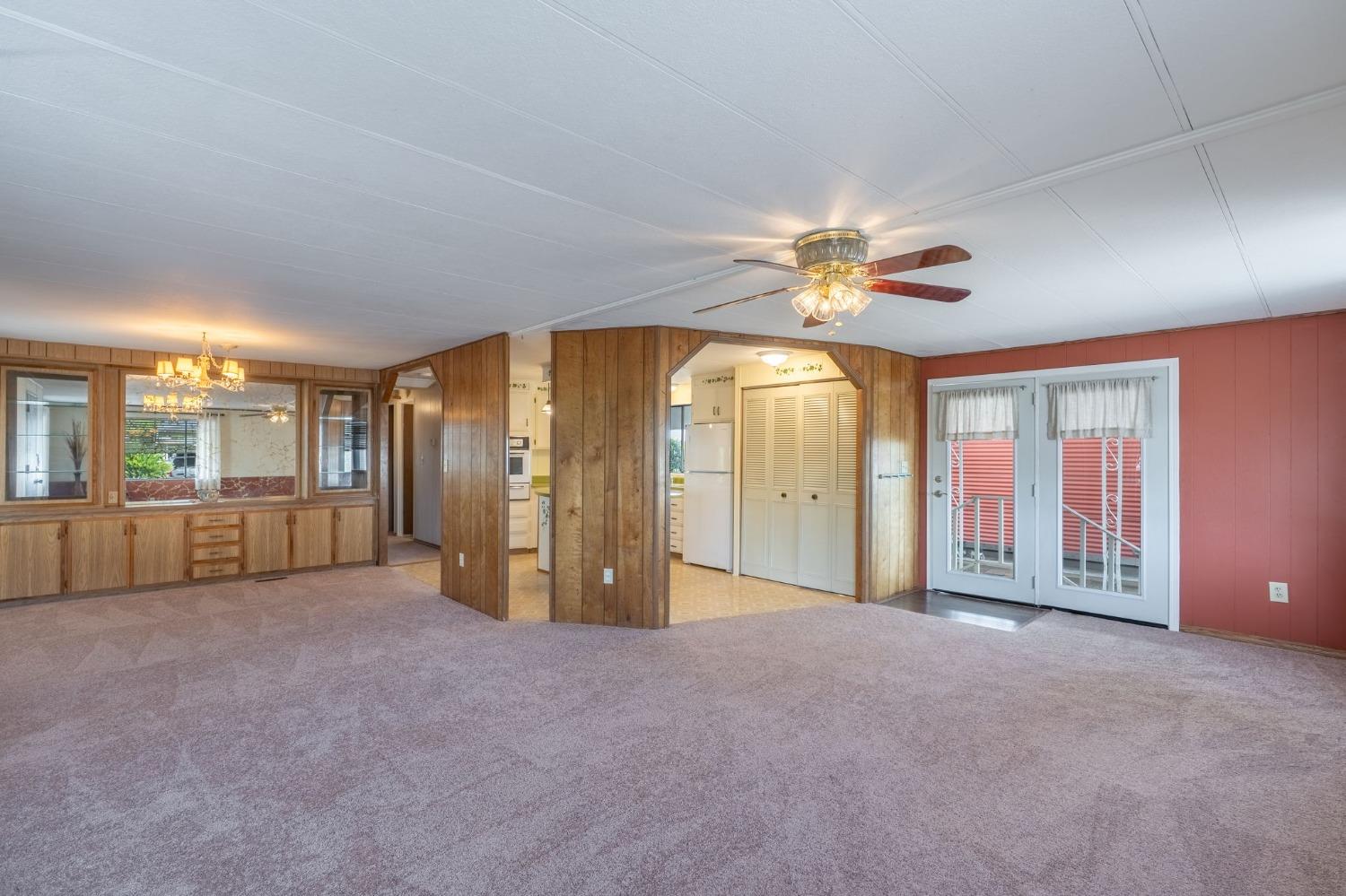 2505 Jackson Ave #207, Escalon, CA 95320