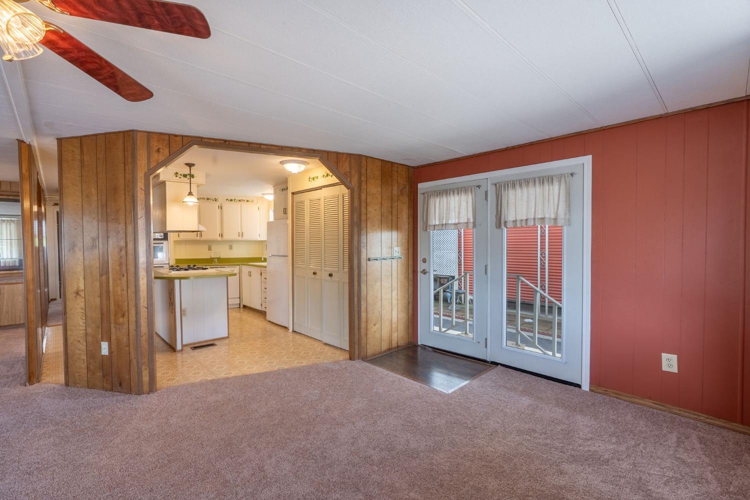 2505 Jackson Ave #207, Escalon, CA 95320