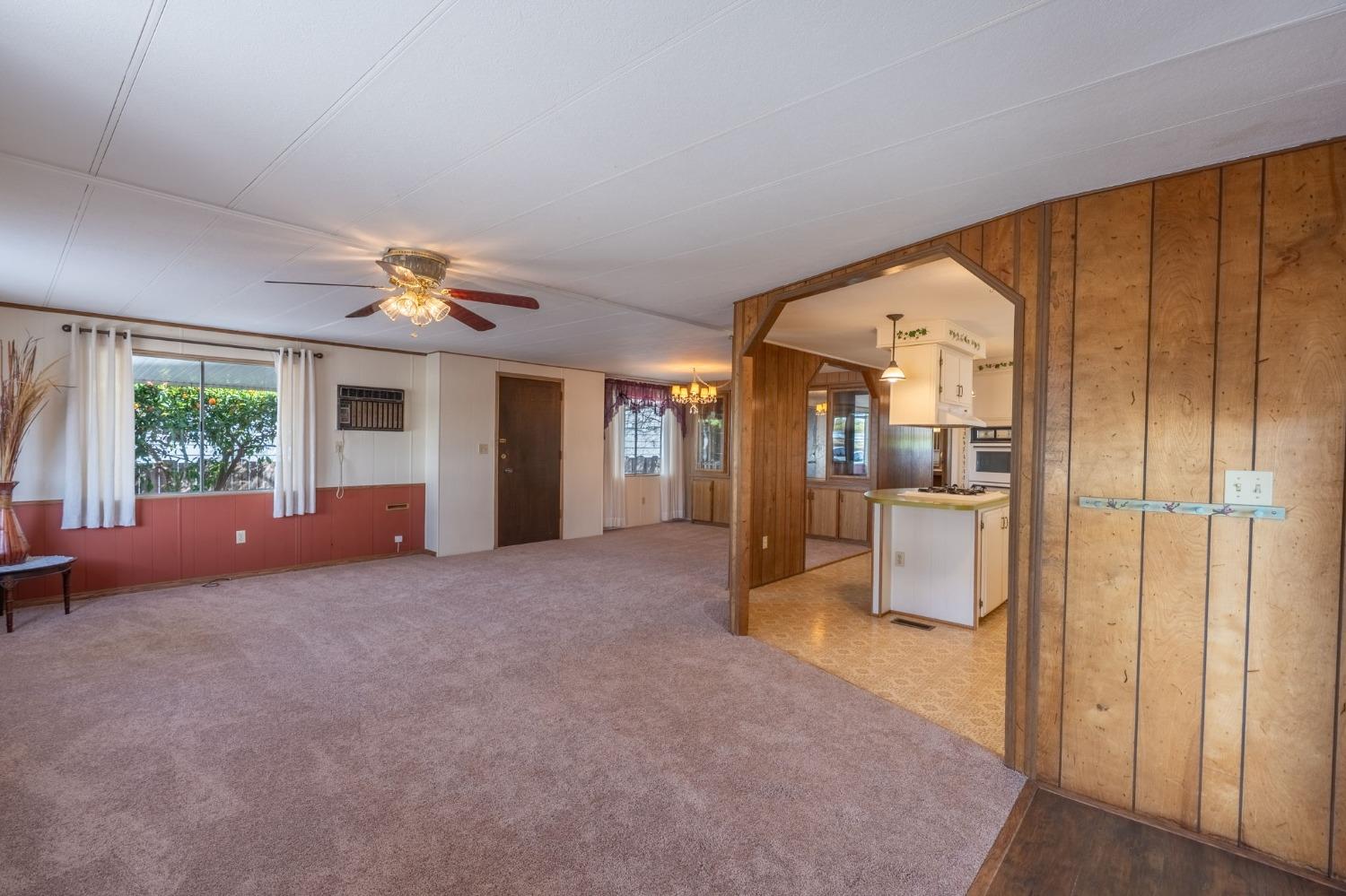 2505 Jackson Ave #207, Escalon, CA 95320