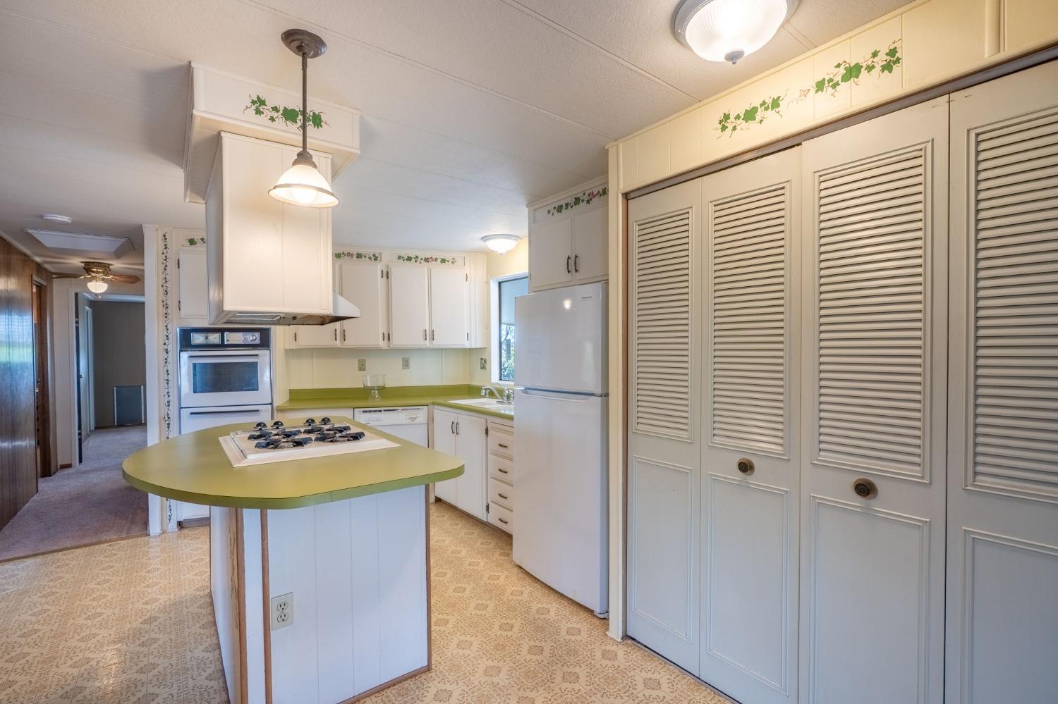 2505 Jackson Ave #207, Escalon, CA 95320