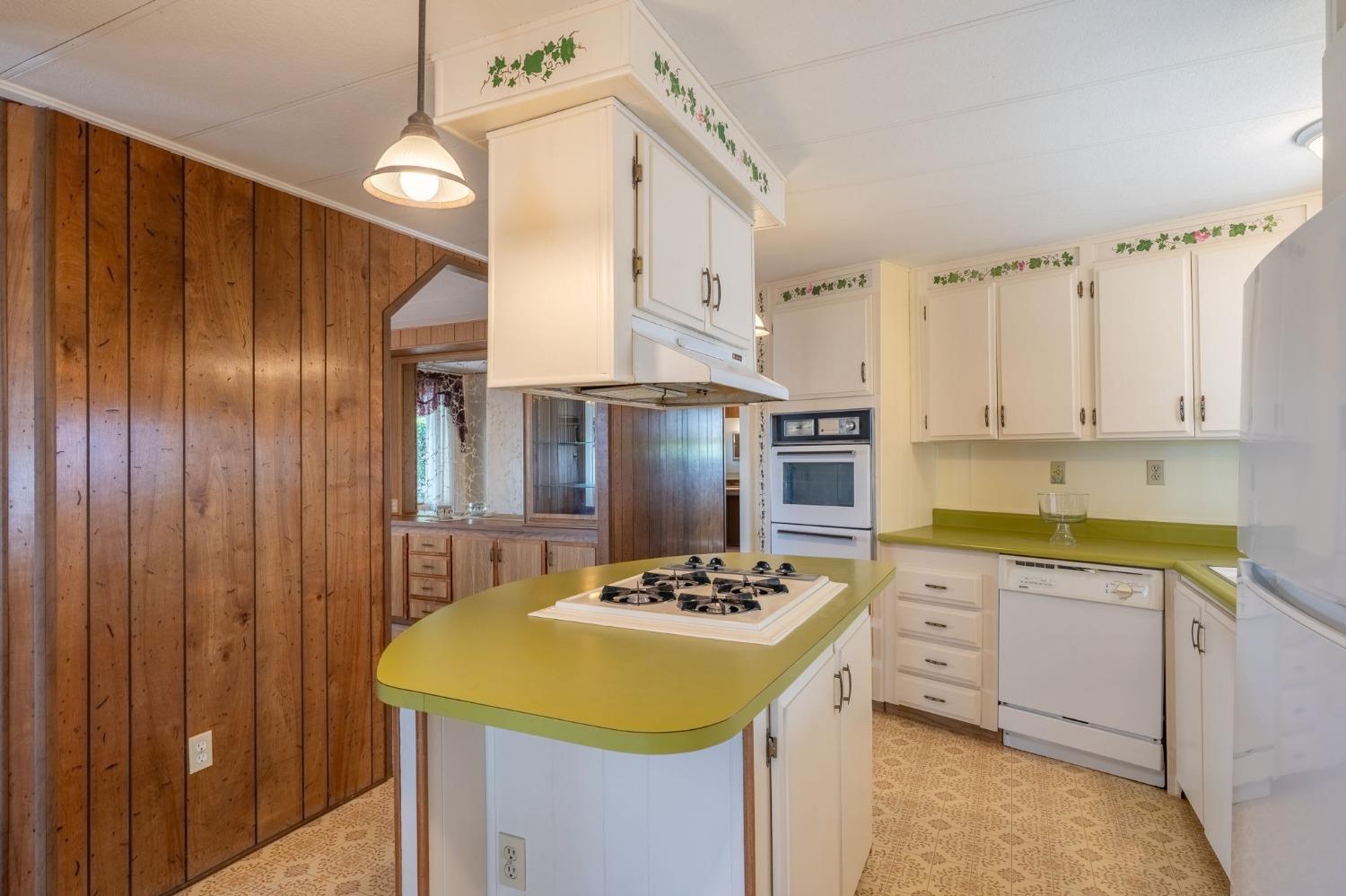 2505 Jackson Ave #207, Escalon, CA 95320