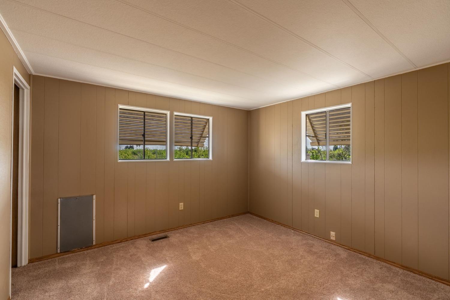 2505 Jackson Ave #207, Escalon, CA 95320