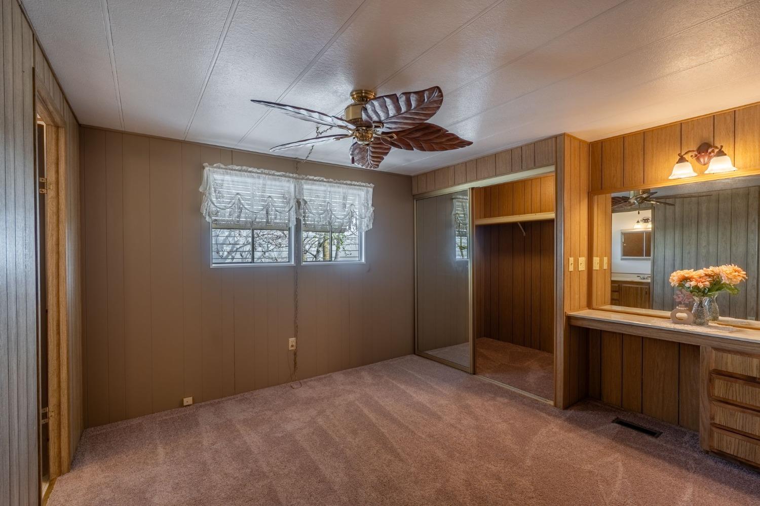 2505 Jackson Ave #207, Escalon, CA 95320