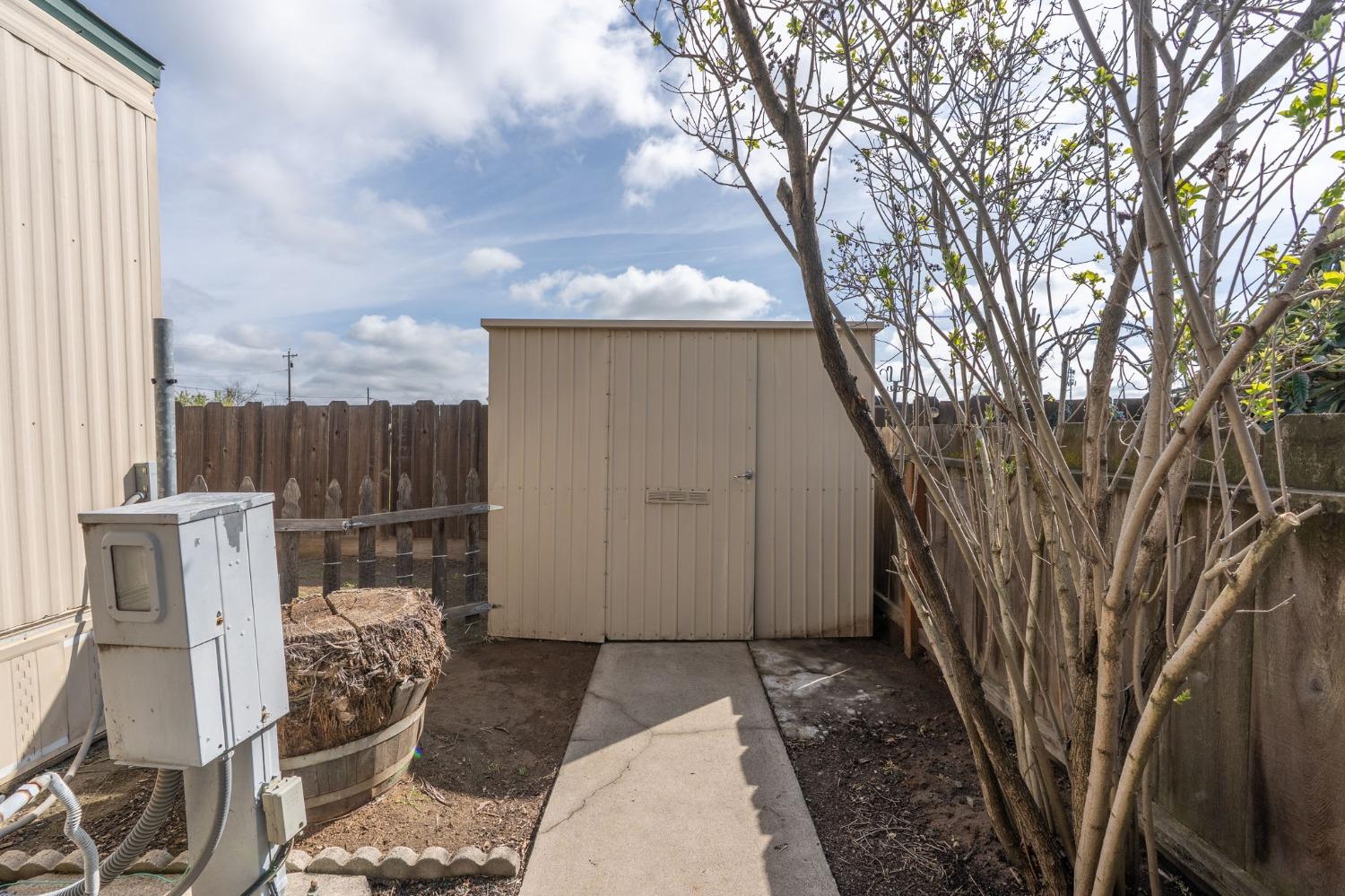 2505 Jackson Ave #207, Escalon, CA 95320