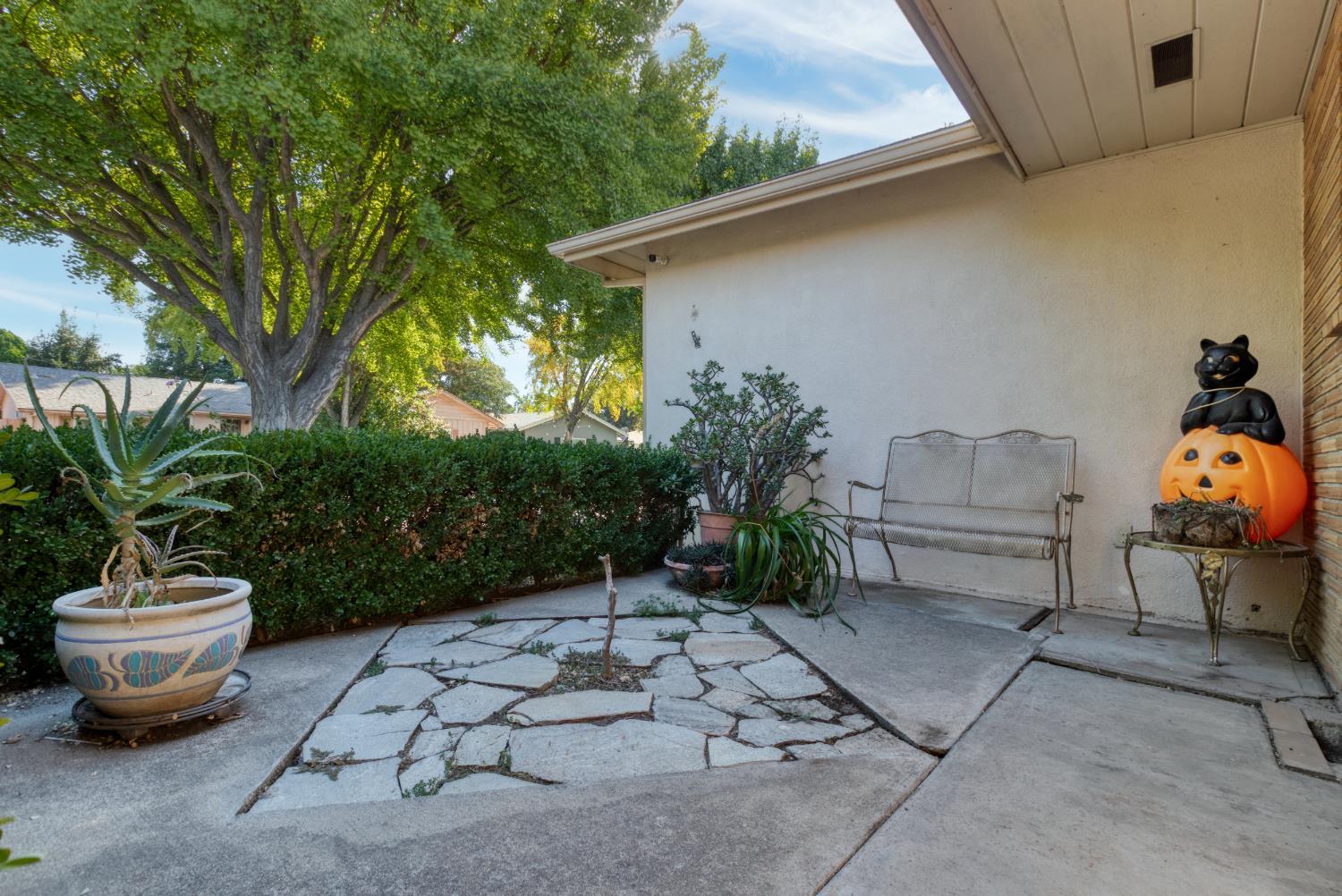 1713 Teakwood Dr, Modesto, CA 95350