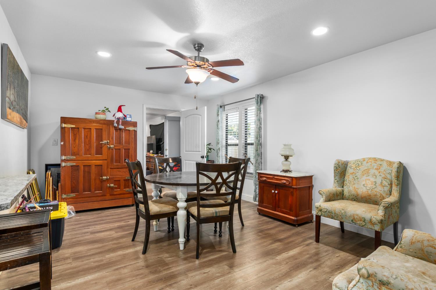 1713 Teakwood Dr, Modesto, CA 95350