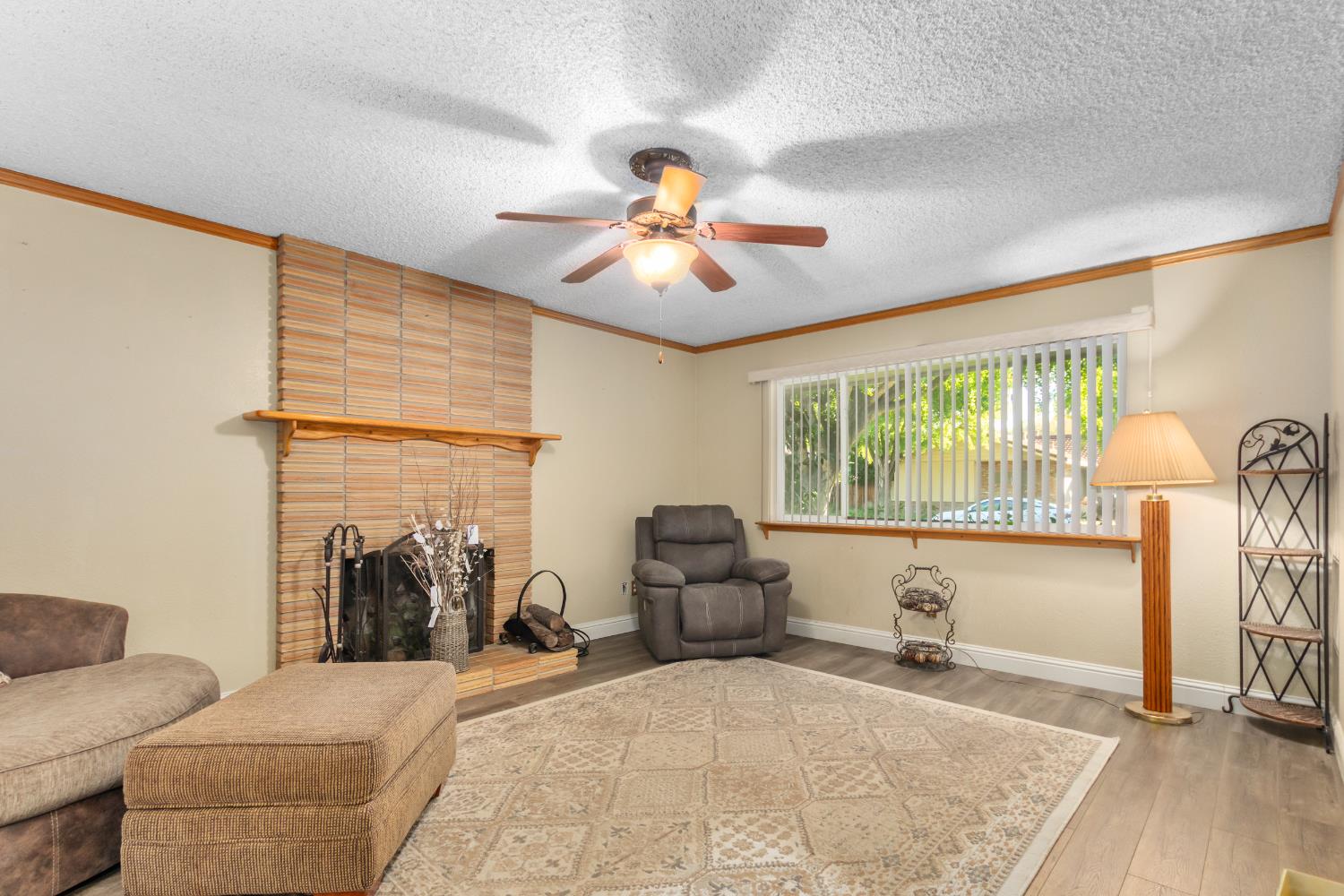 1713 Teakwood Dr, Modesto, CA 95350