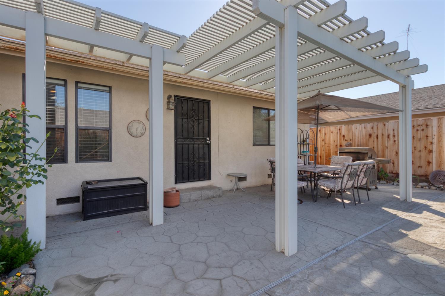 1713 Teakwood Dr, Modesto, CA 95350