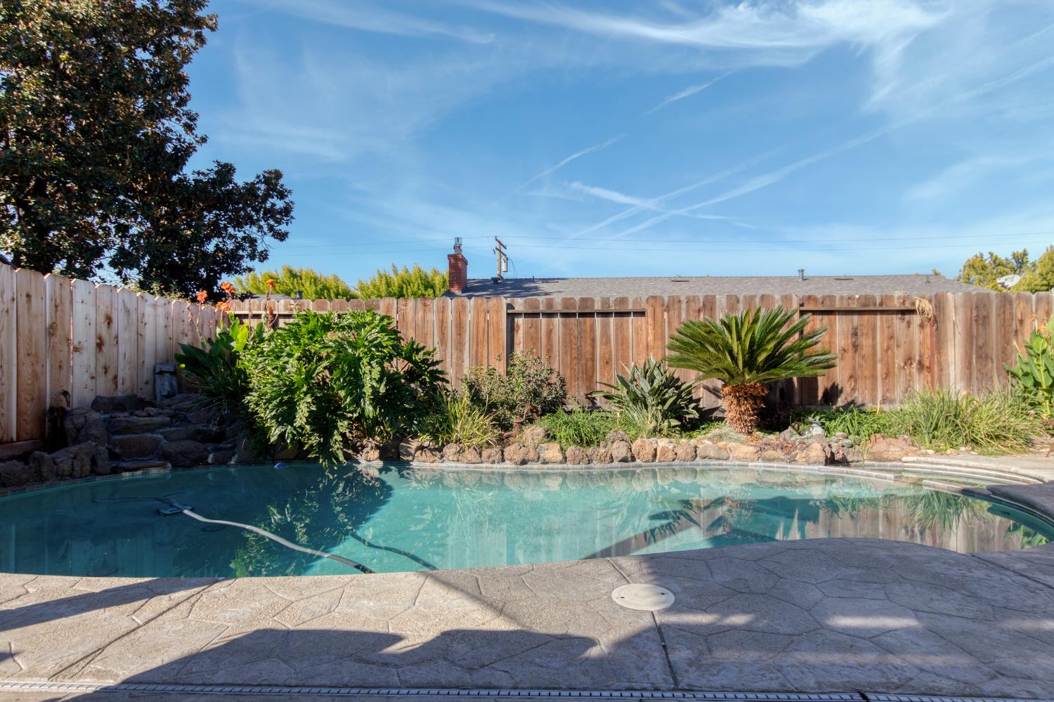 1713 Teakwood Dr, Modesto, CA 95350