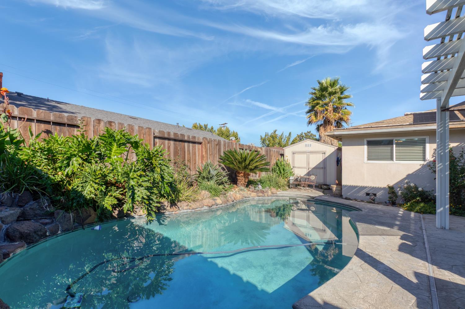 1713 Teakwood Dr, Modesto, CA 95350