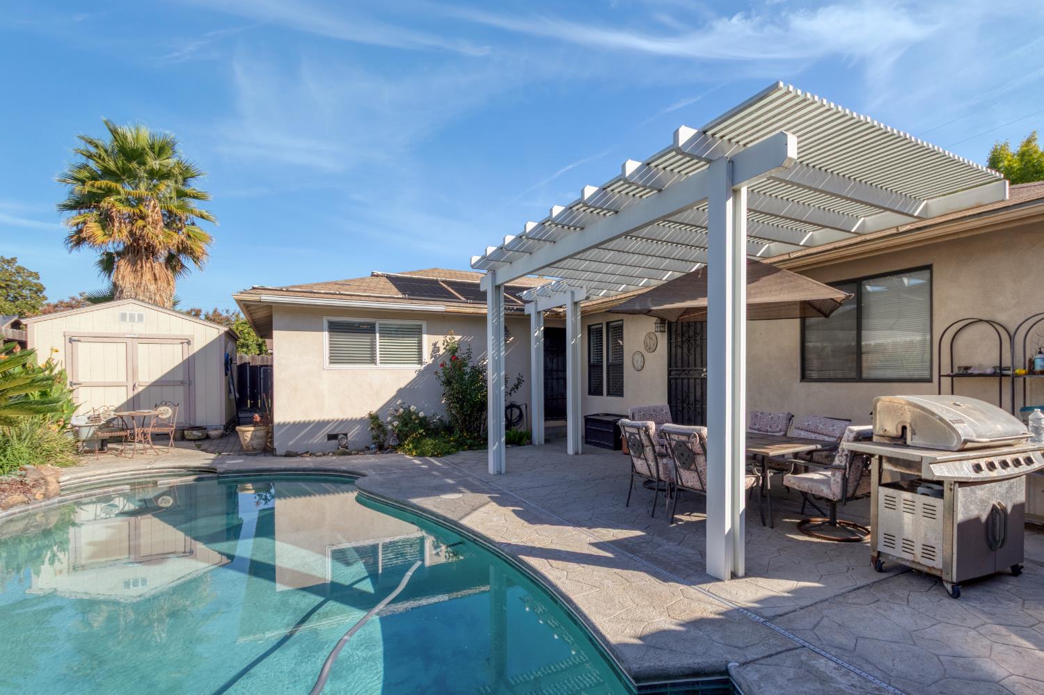 1713 Teakwood Dr, Modesto, CA 95350