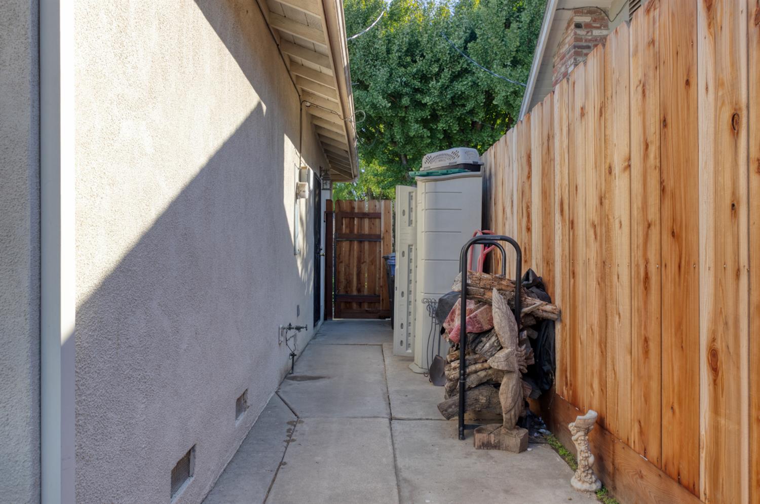 1713 Teakwood Dr, Modesto, CA 95350