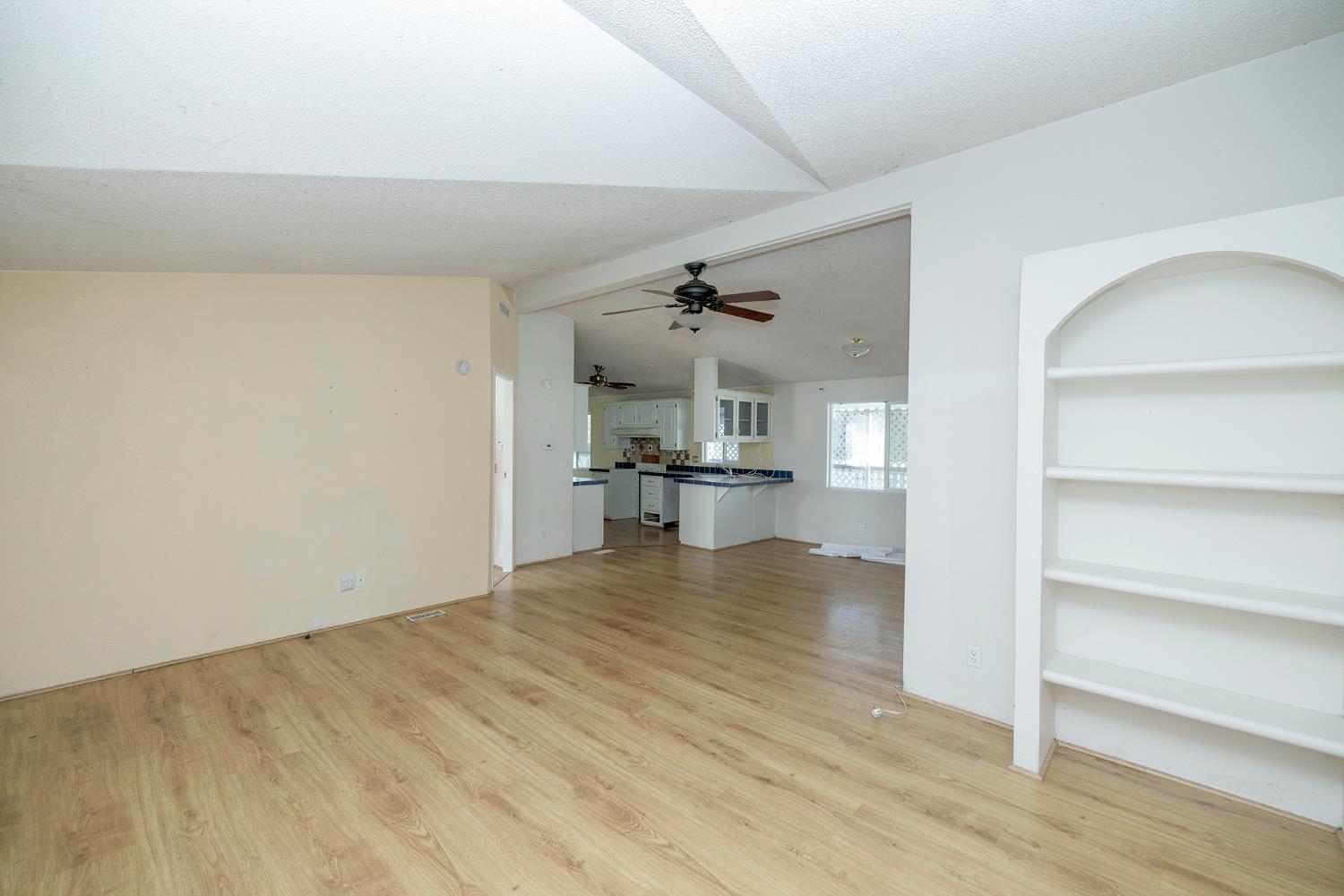 2621 Prescott Rd #160, Modesto, CA 95350