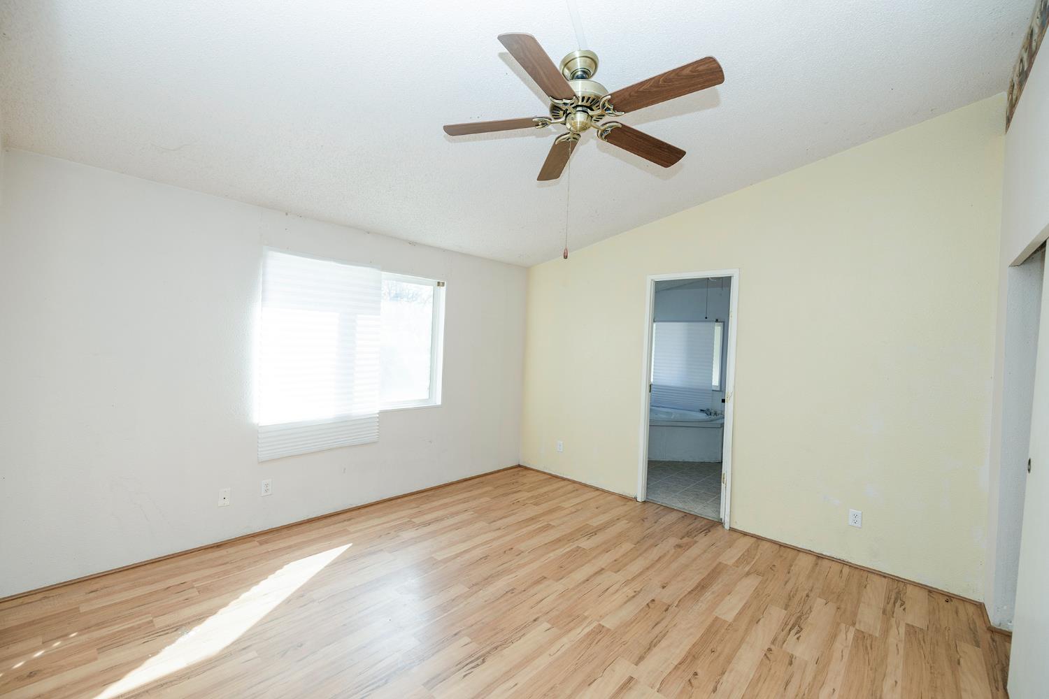 2621 Prescott Rd #160, Modesto, CA 95350