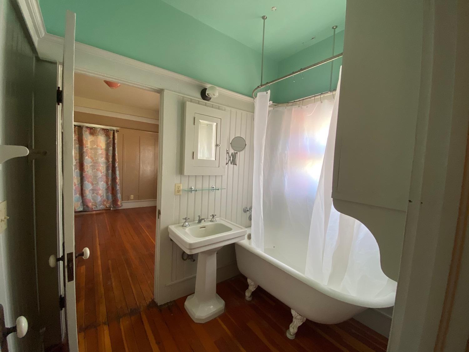 700 Wellsford Rd, Modesto, CA 95357