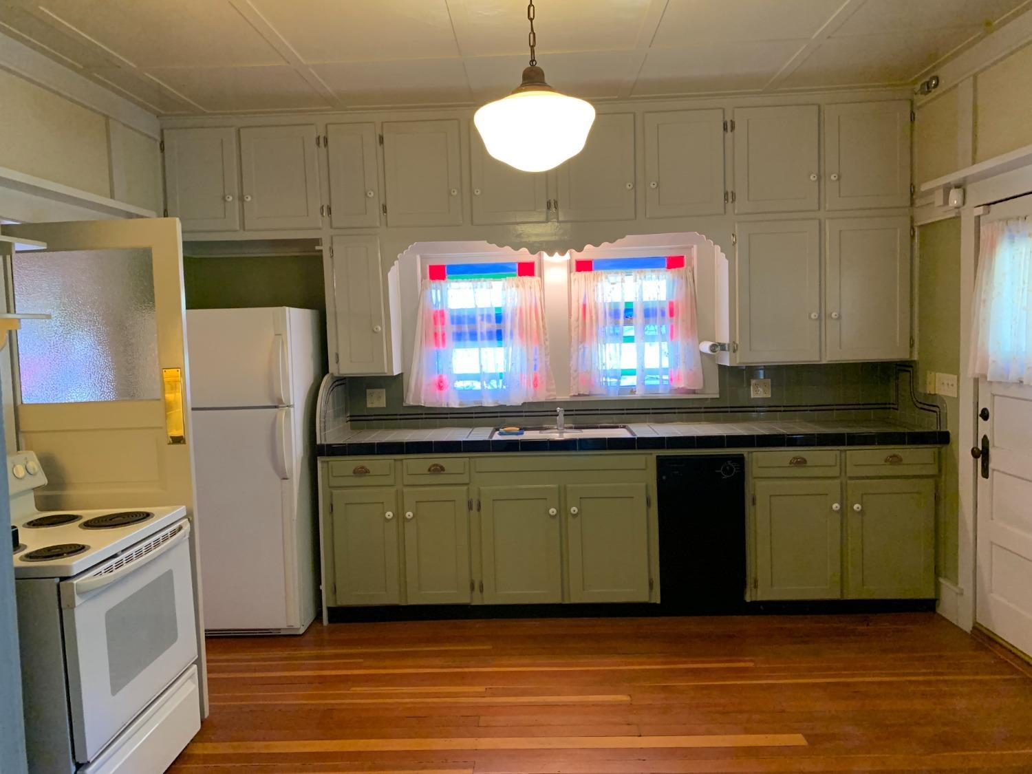 700 Wellsford Rd, Modesto, CA 95357