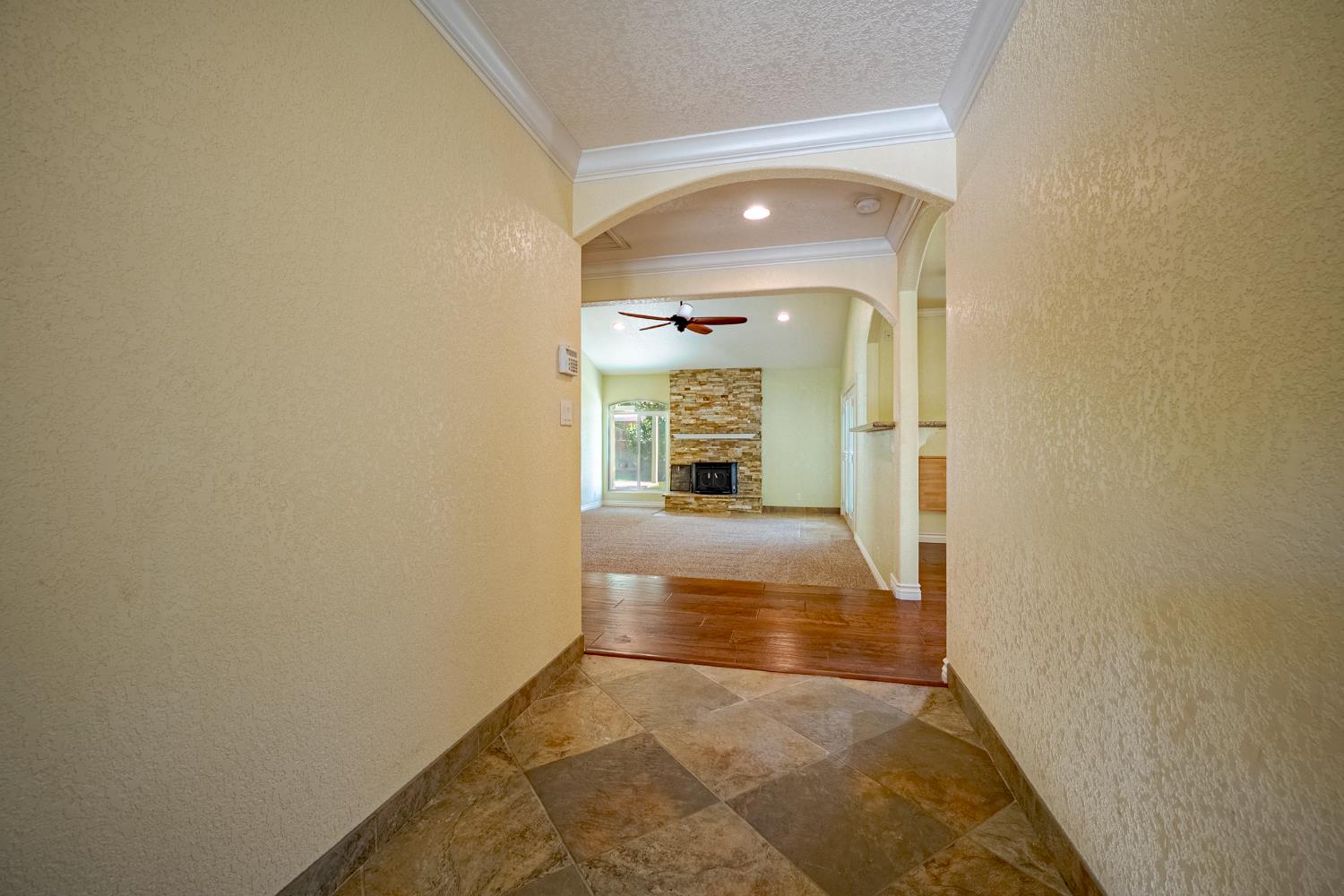 2988 Bedford Dr, Merced, CA 95340