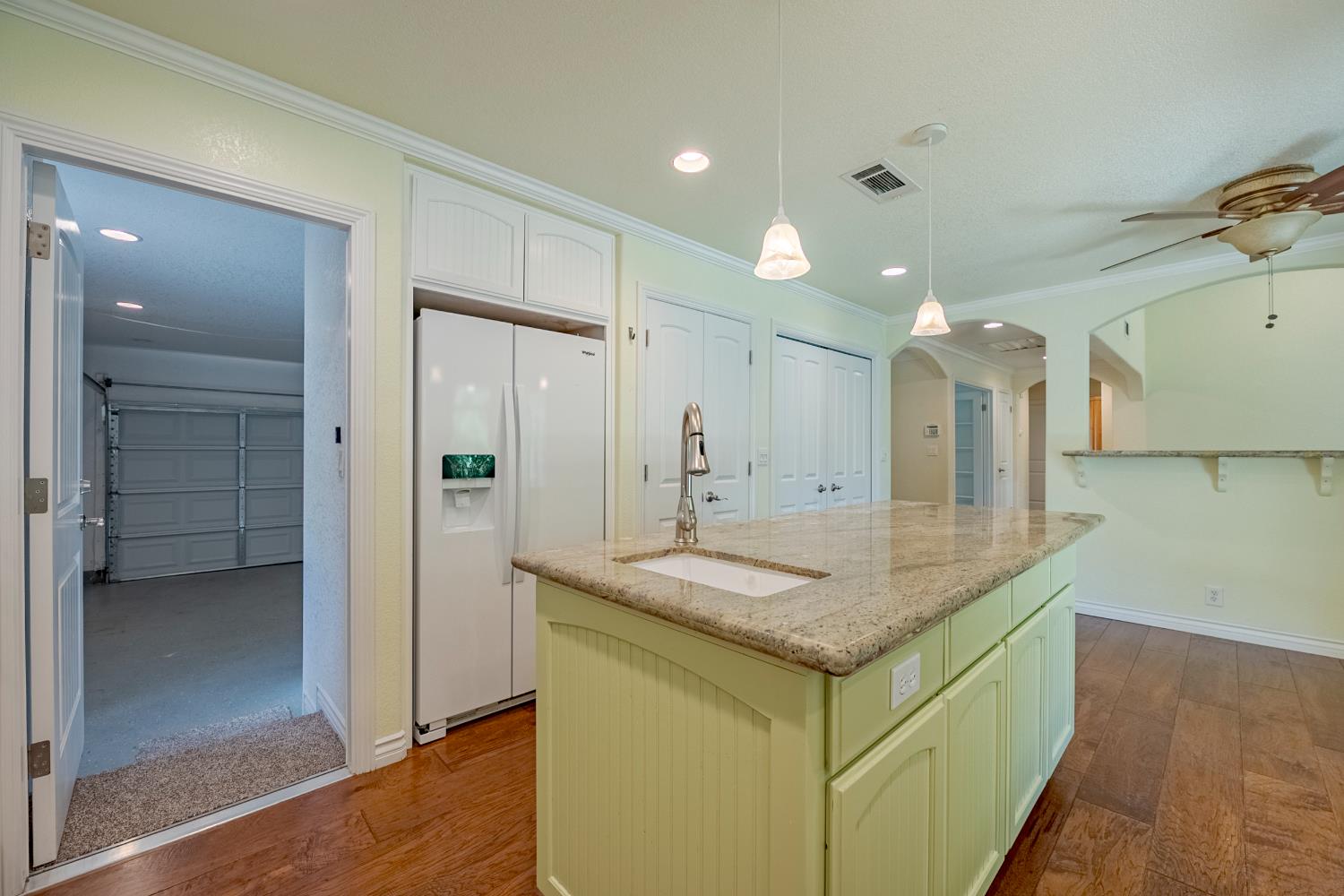 2988 Bedford Dr, Merced, CA 95340