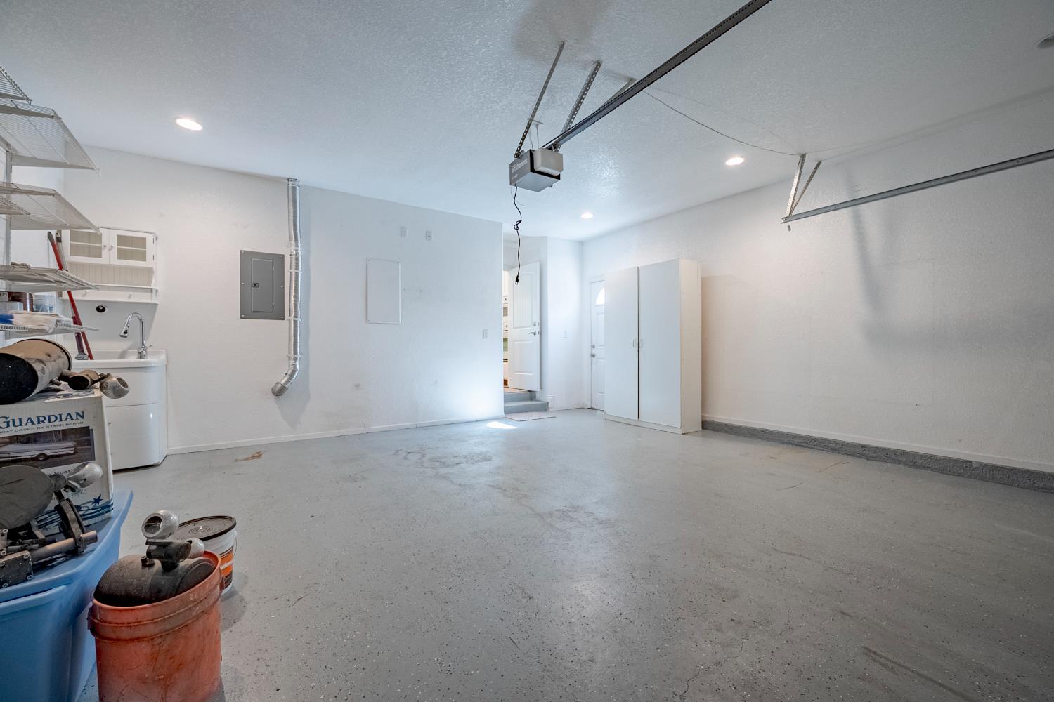 2988 Bedford Dr, Merced, CA 95340