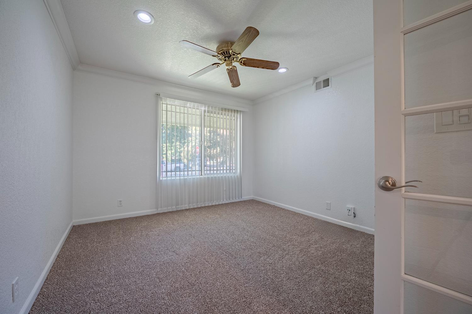 2988 Bedford Dr, Merced, CA 95340