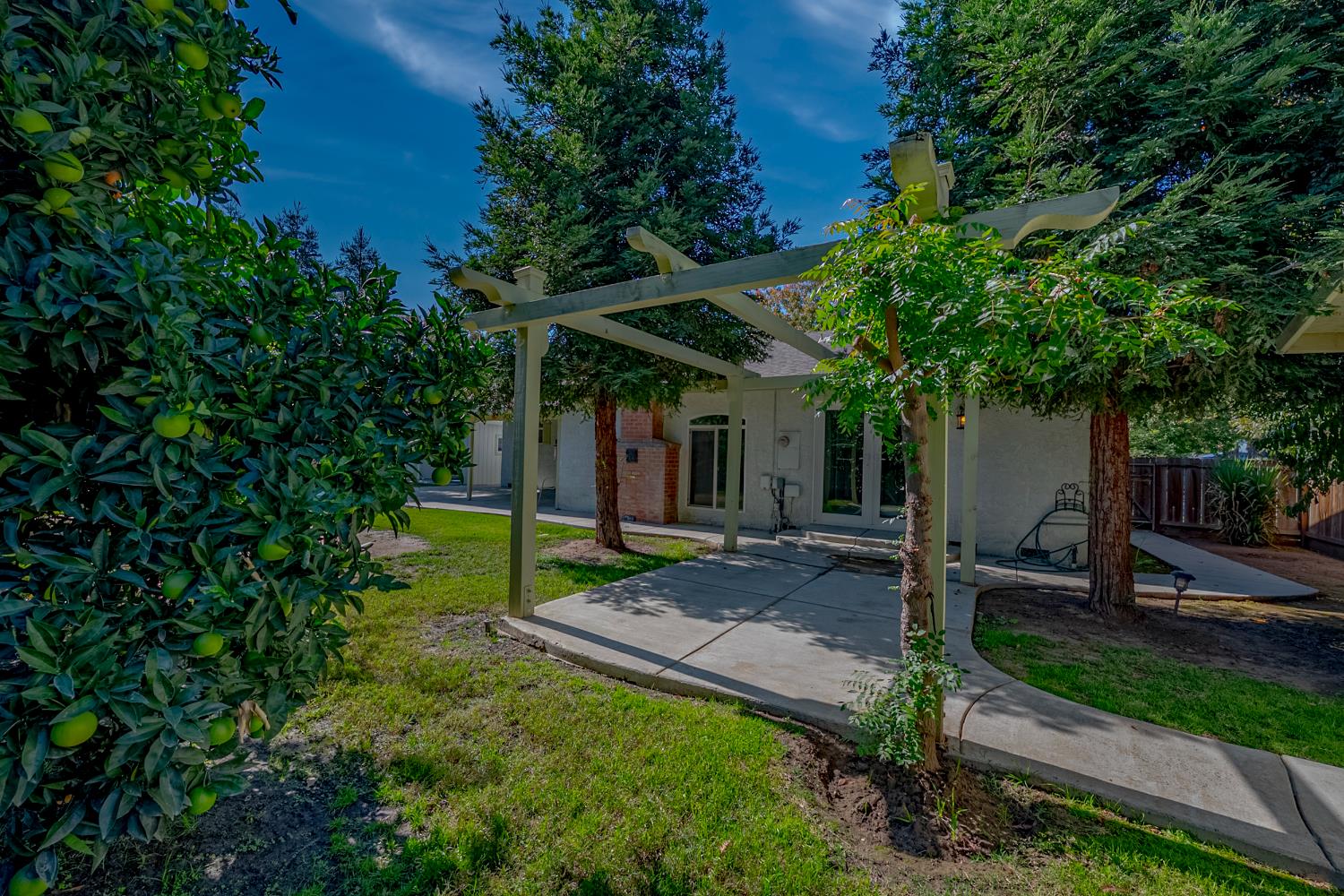 2988 Bedford Dr, Merced, CA 95340