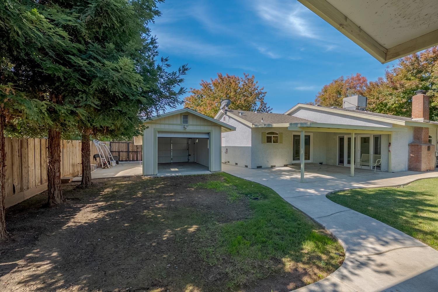 2988 Bedford Dr, Merced, CA 95340