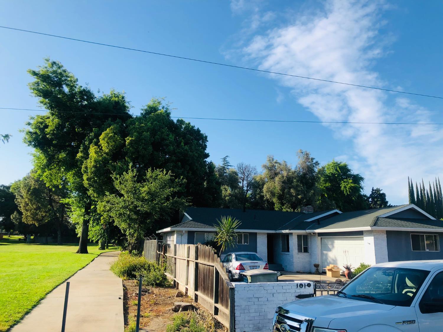 1010 E D St, Oakdale, CA 95361