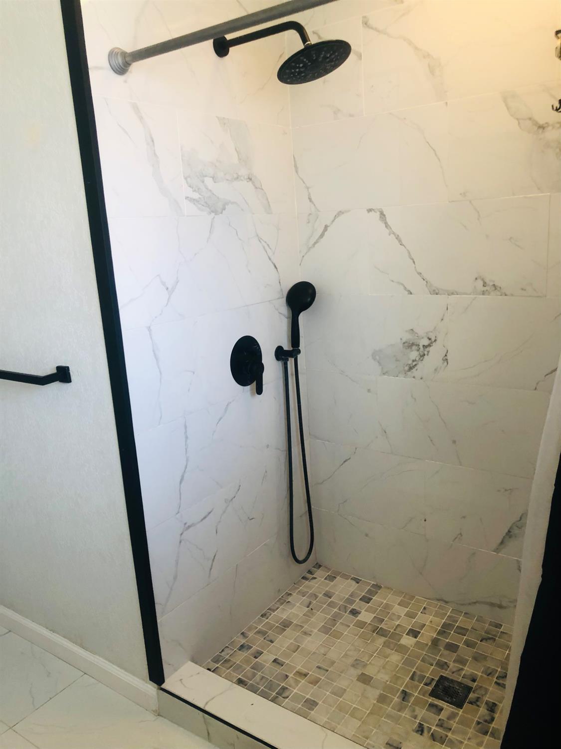 1010 E D St, Oakdale, CA 95361