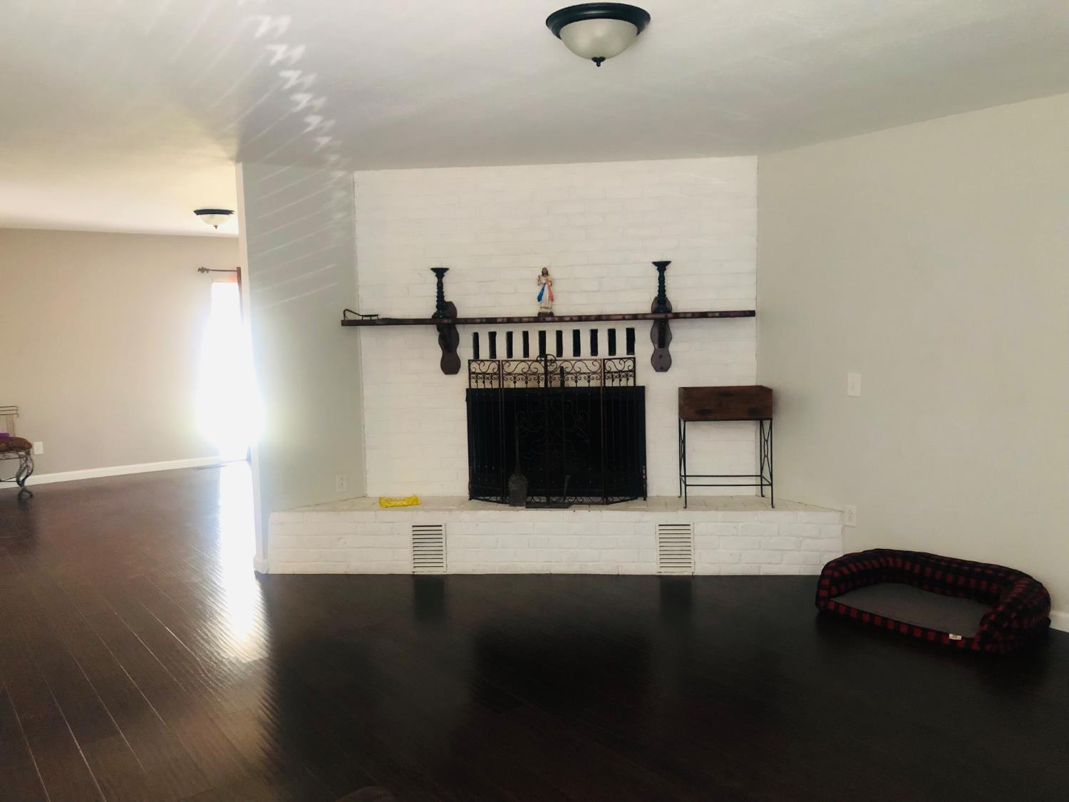 1010 E D St, Oakdale, CA 95361