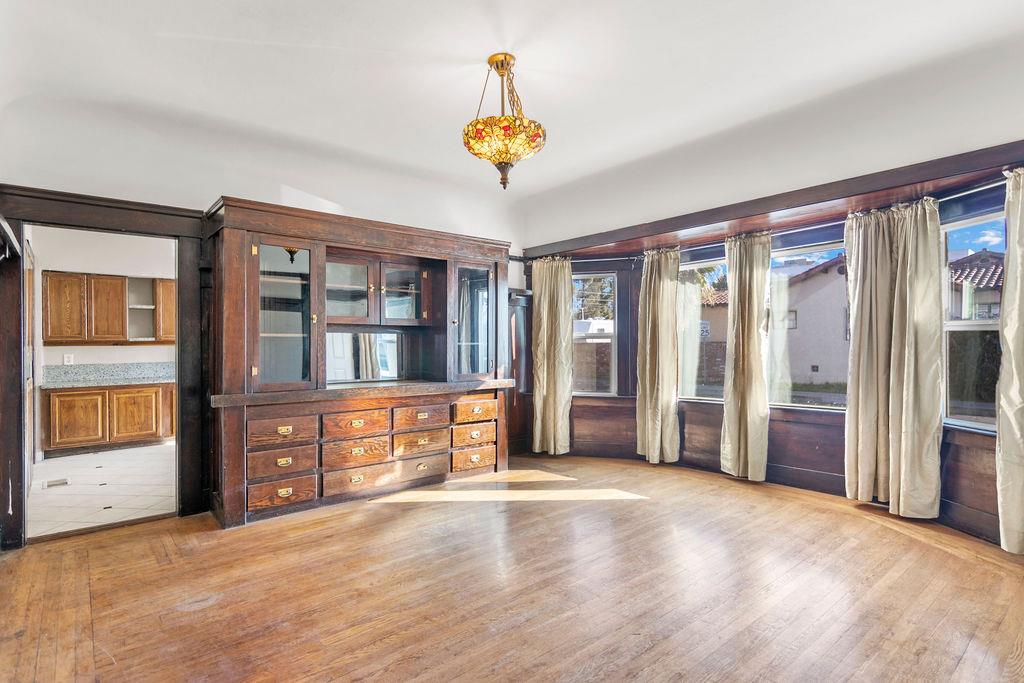 137 Downey Ave, Modesto, CA 95354