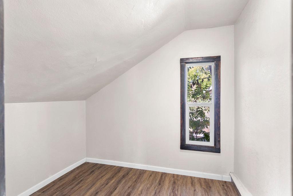 137 Downey Ave, Modesto, CA 95354