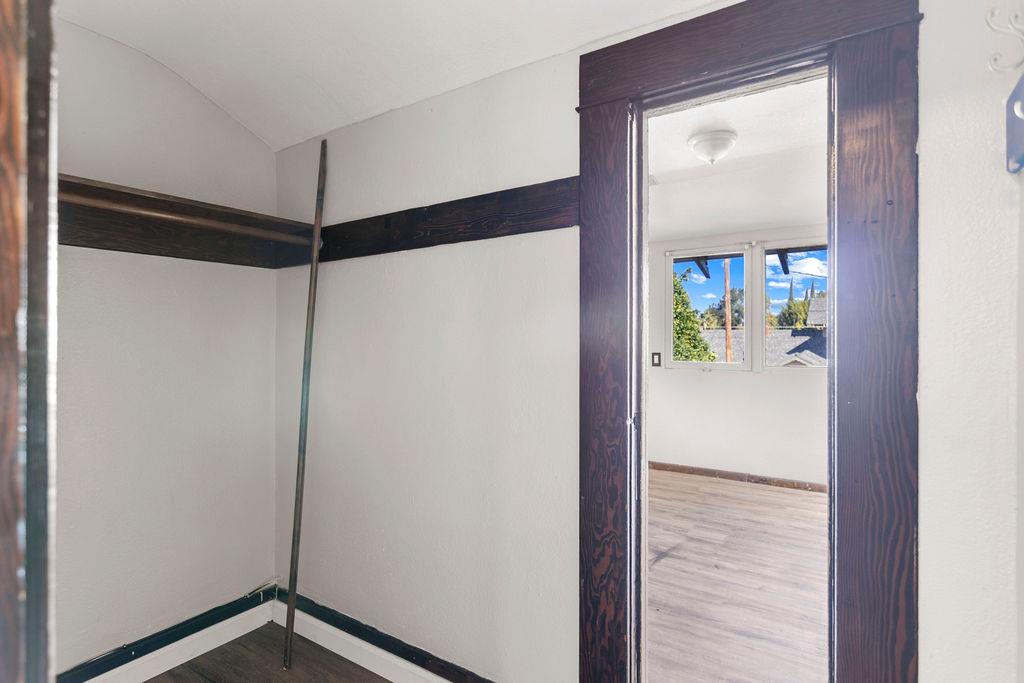 137 Downey Ave, Modesto, CA 95354