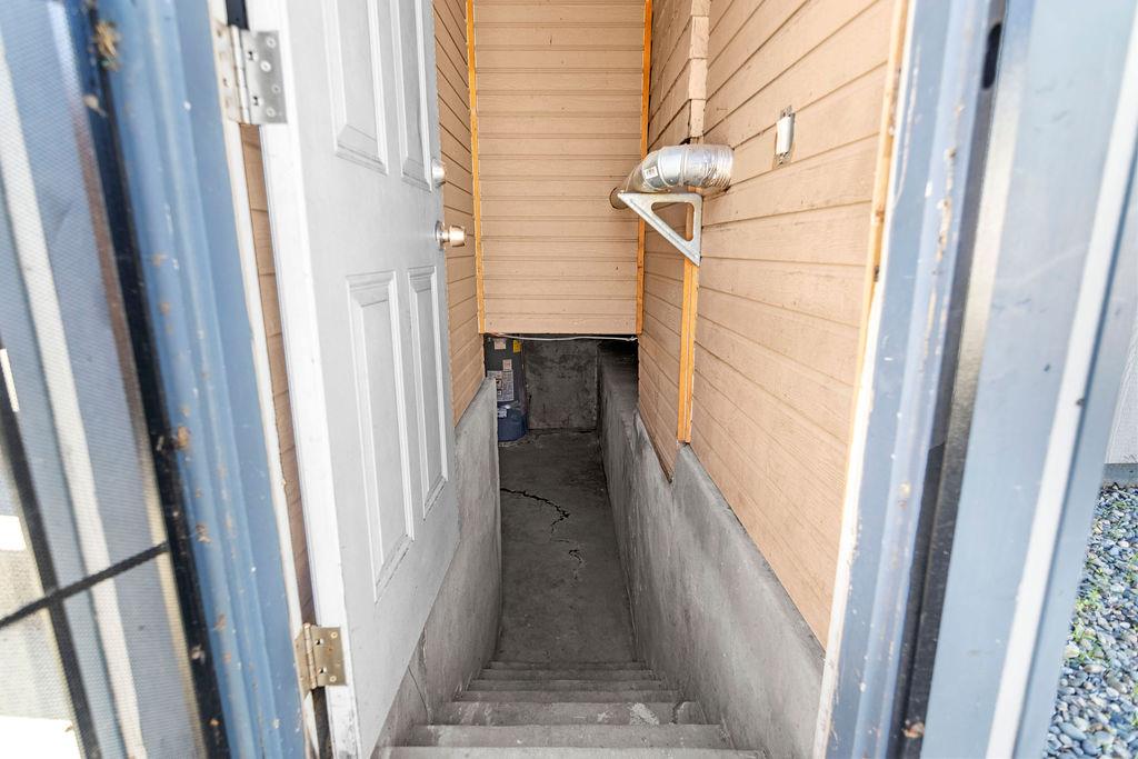 137 Downey Ave, Modesto, CA 95354